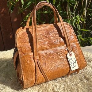 Avelar Vintage Tooled Leather Purse